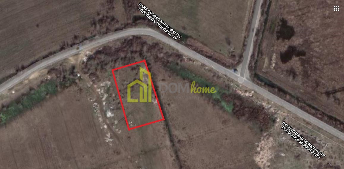 Plac 3286m2, Tološi